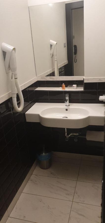 Residence Hotel Le Viole Римини Екстериор снимка