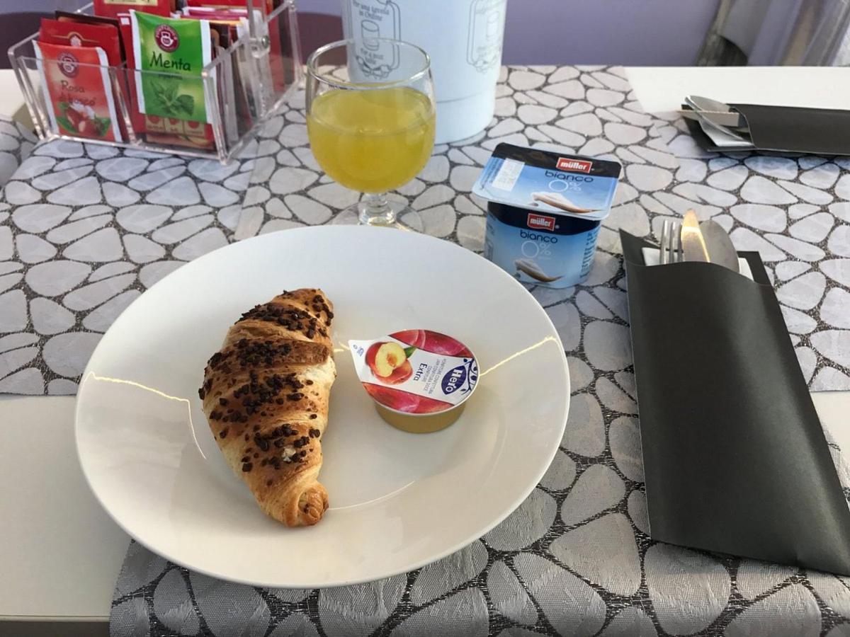 Residence Hotel Le Viole Римини Екстериор снимка