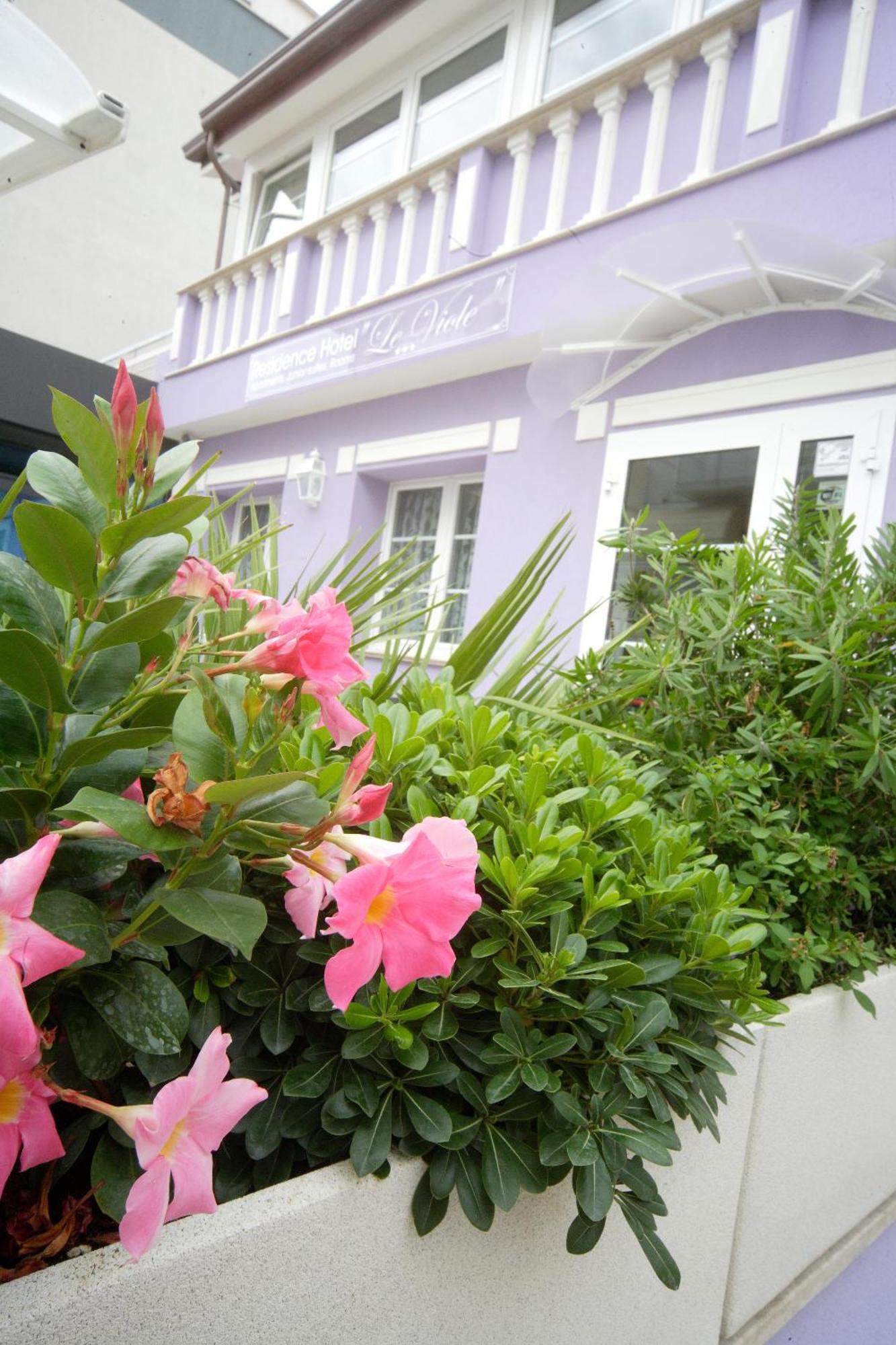 Residence Hotel Le Viole Римини Екстериор снимка