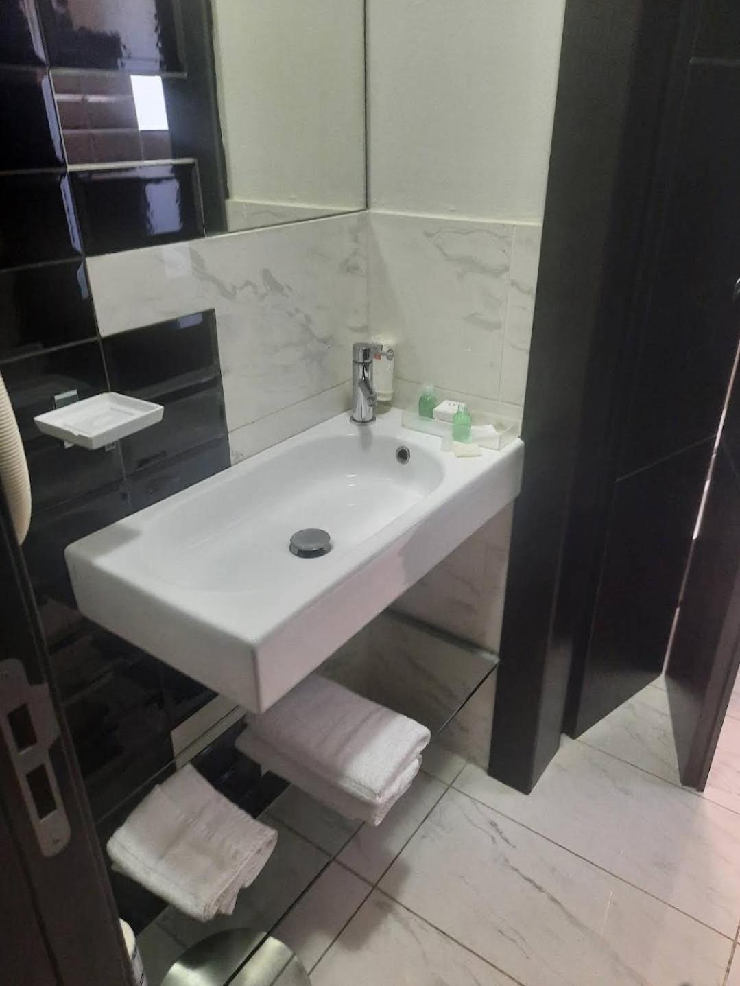 Residence Hotel Le Viole Римини Екстериор снимка